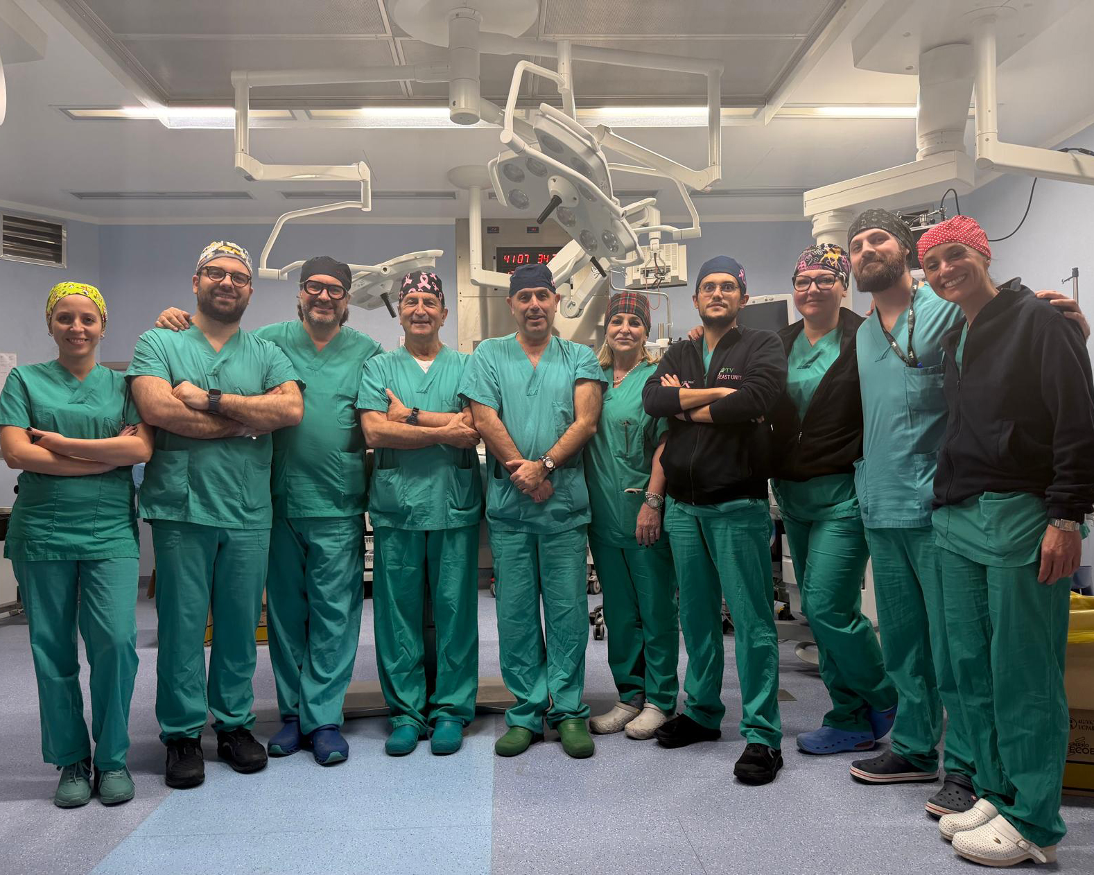 Tumore al seno: al Policlinico Tor Vergata primo intervento in Italia a paziente sveglia senza incisione sulla mammella