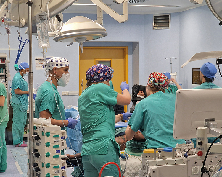 Ricostruzione Mammaria microchirugica, intervento complesso,a casa in 24 ore. Nuova frontiera europea al Policlinico Tor Vergata